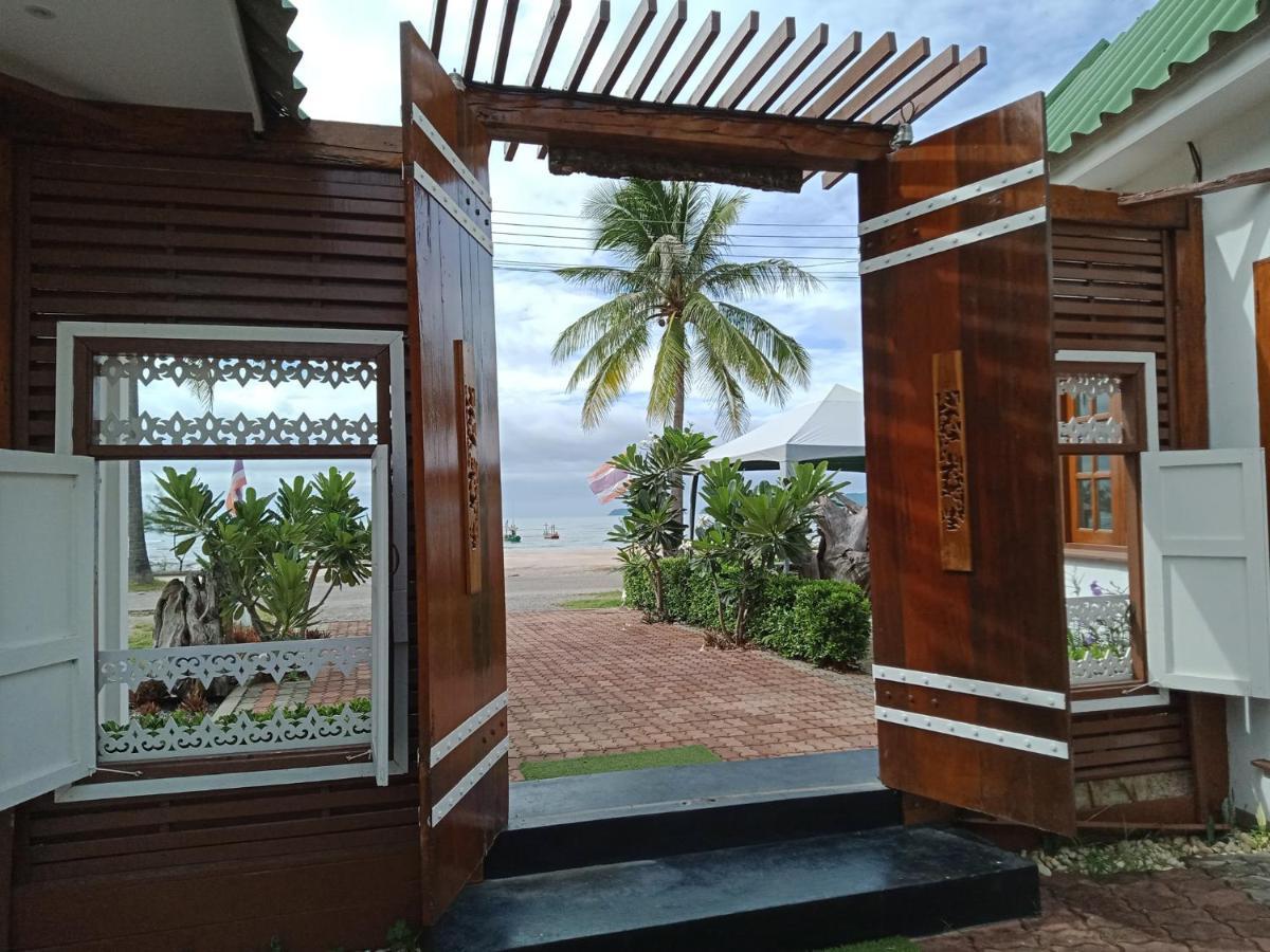 The Beach Boutique Resort Бан-Пак-Нам-Пран Экстерьер фото