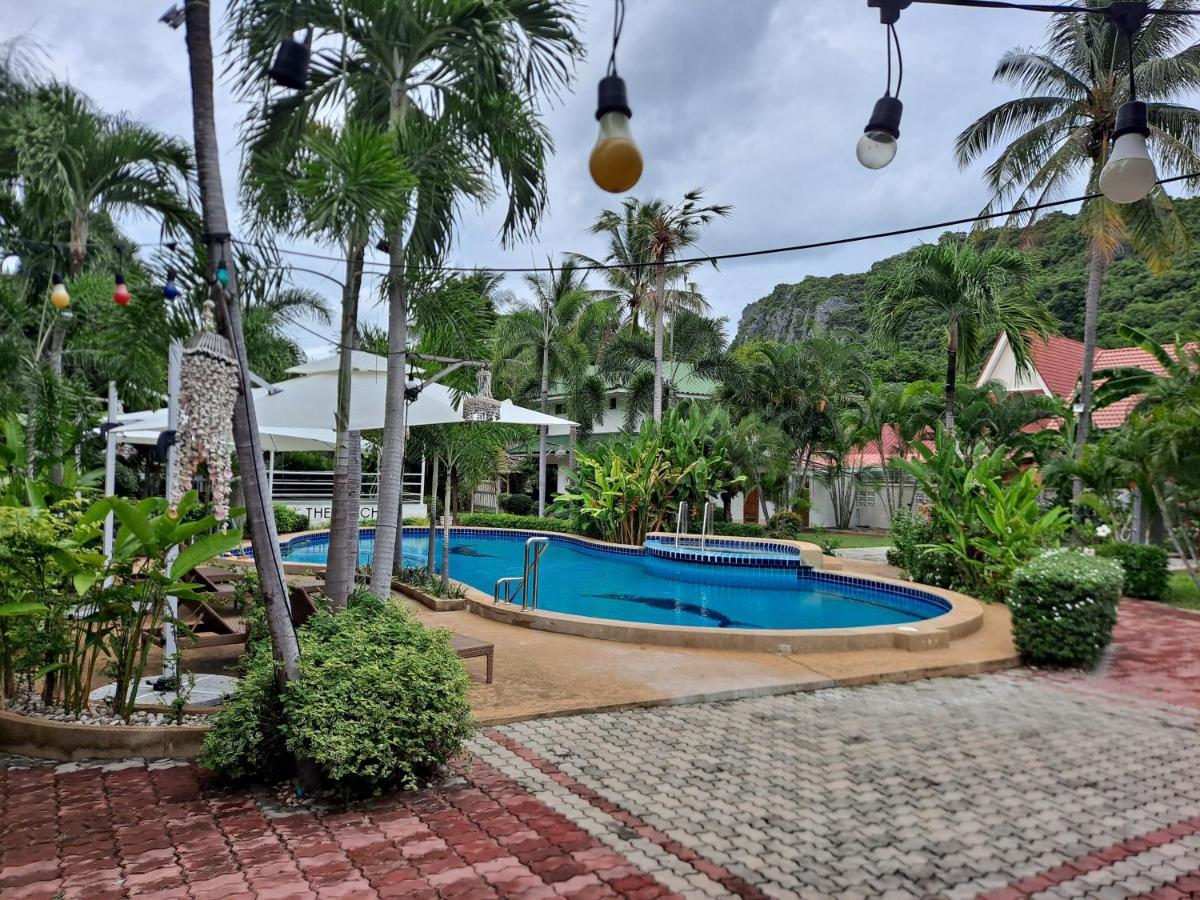 The Beach Boutique Resort Бан-Пак-Нам-Пран Экстерьер фото